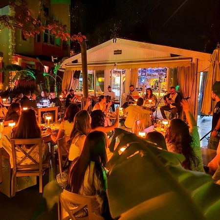 Banana Alacati Food & Stay - Adults Only מראה חיצוני תמונה