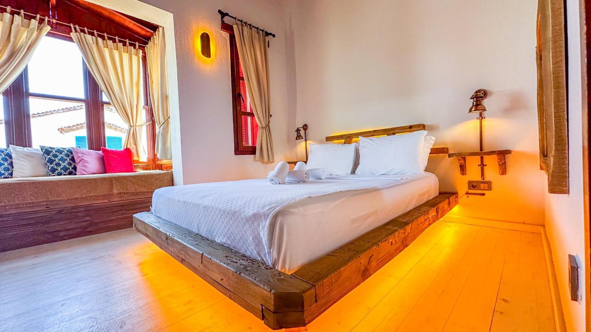 Banana Alacati Food & Stay - Adults Only מראה חיצוני תמונה