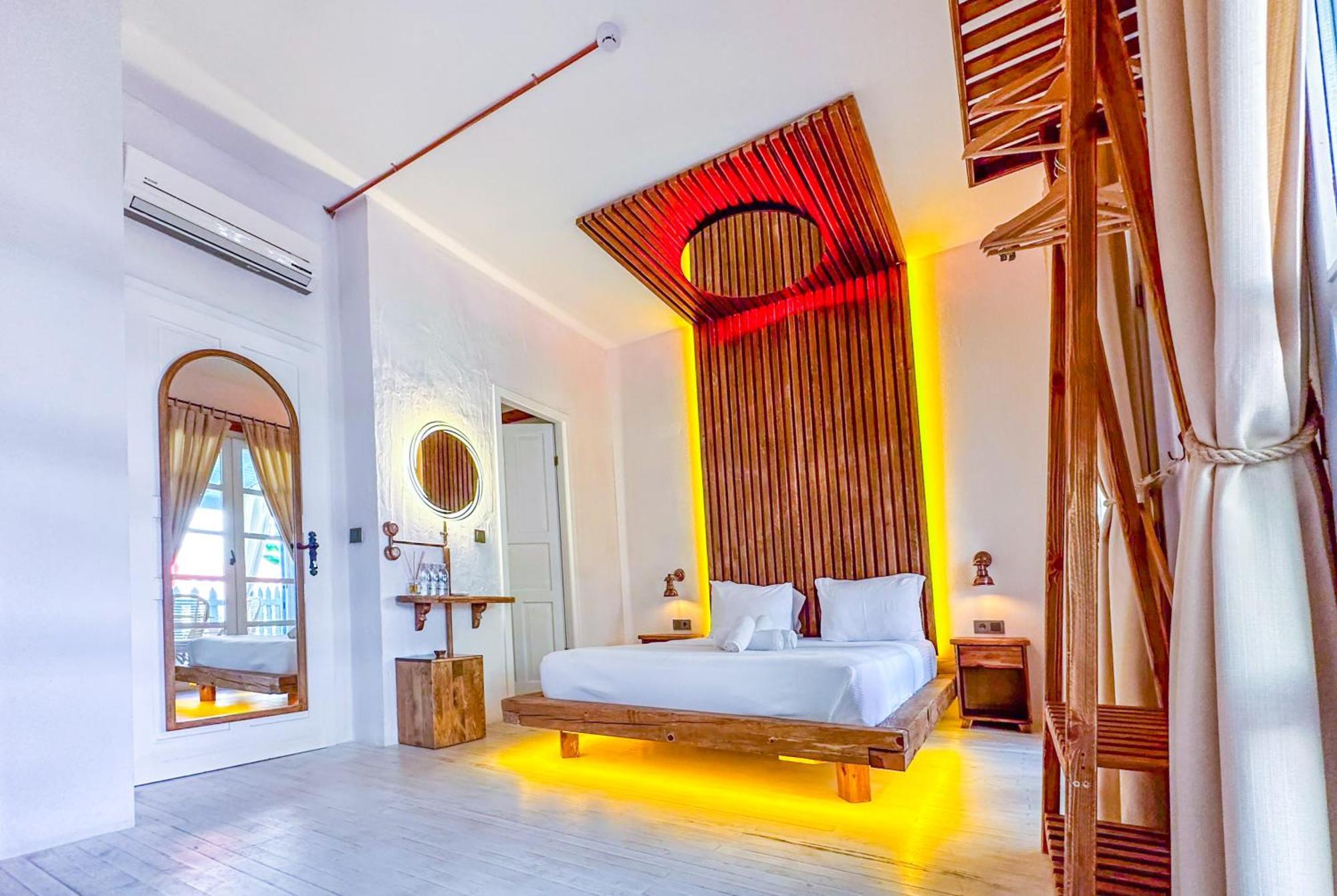 Banana Alacati Food & Stay - Adults Only מראה חיצוני תמונה