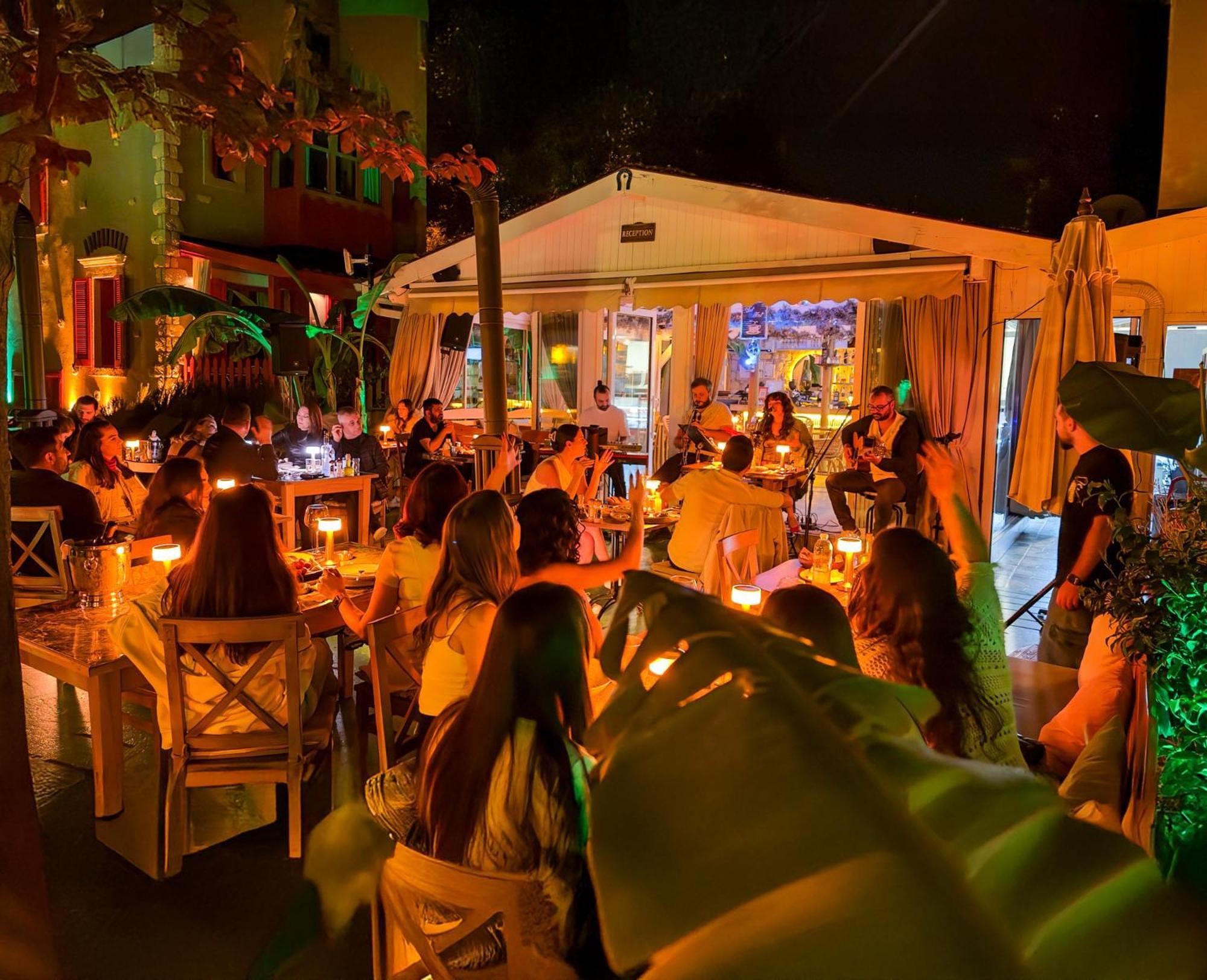 Banana Alacati Food & Stay - Adults Only מראה חיצוני תמונה